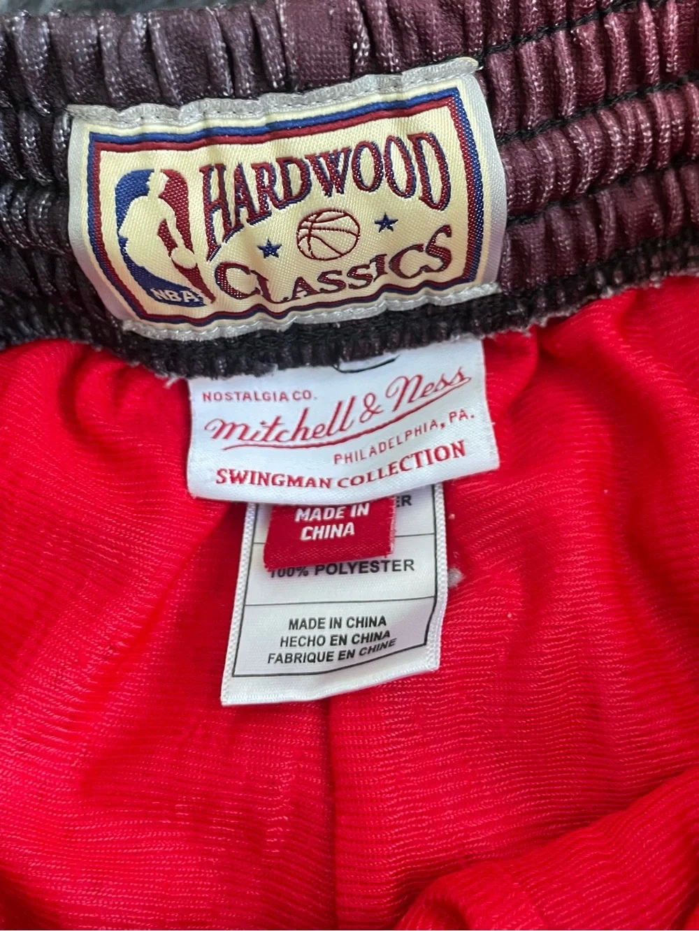 Men Size M Mitchell & Ness  NBA Red Chicago Bulls Golden Hour Swingman Shorts